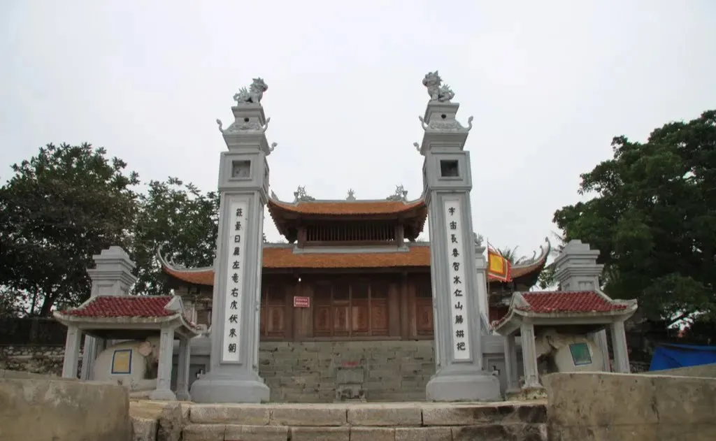 Đền Cờn