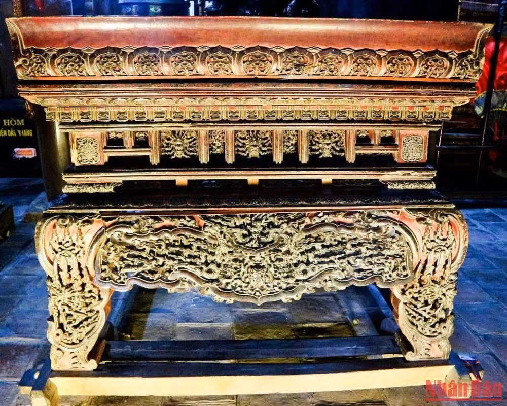 Hương án chùa Keo