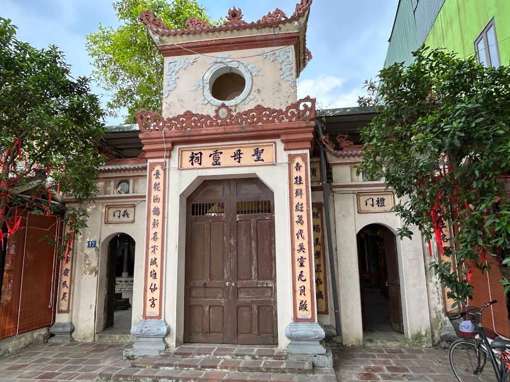 Đền Mẫu Bát Tràng