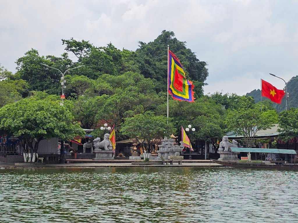 Giới thiệu Đền Trình