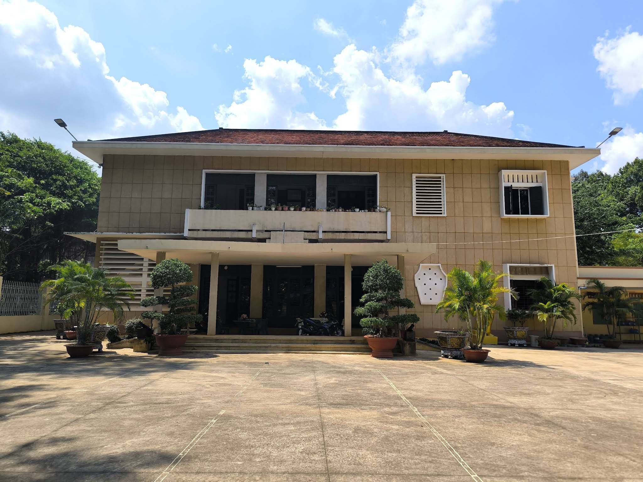 Tòa Hành Chính Tỉnh Long Khánh