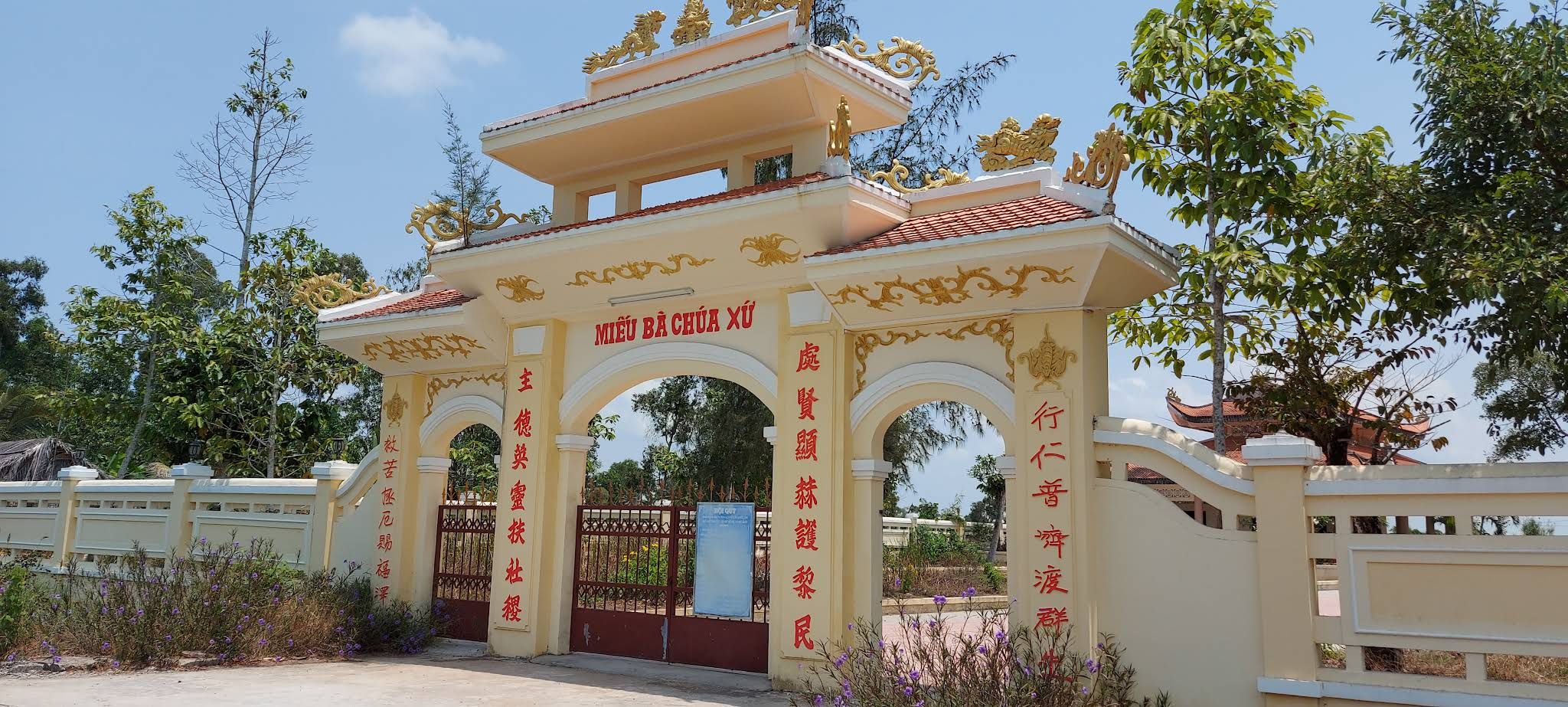 Miếu Bà Chúa Xứ Mỹ Đông