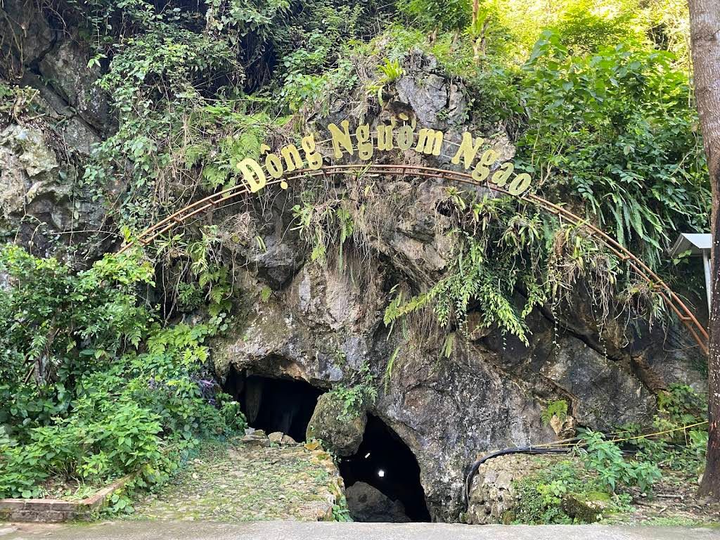 Giới thiệu Động Ngao (ngườm Ngao)