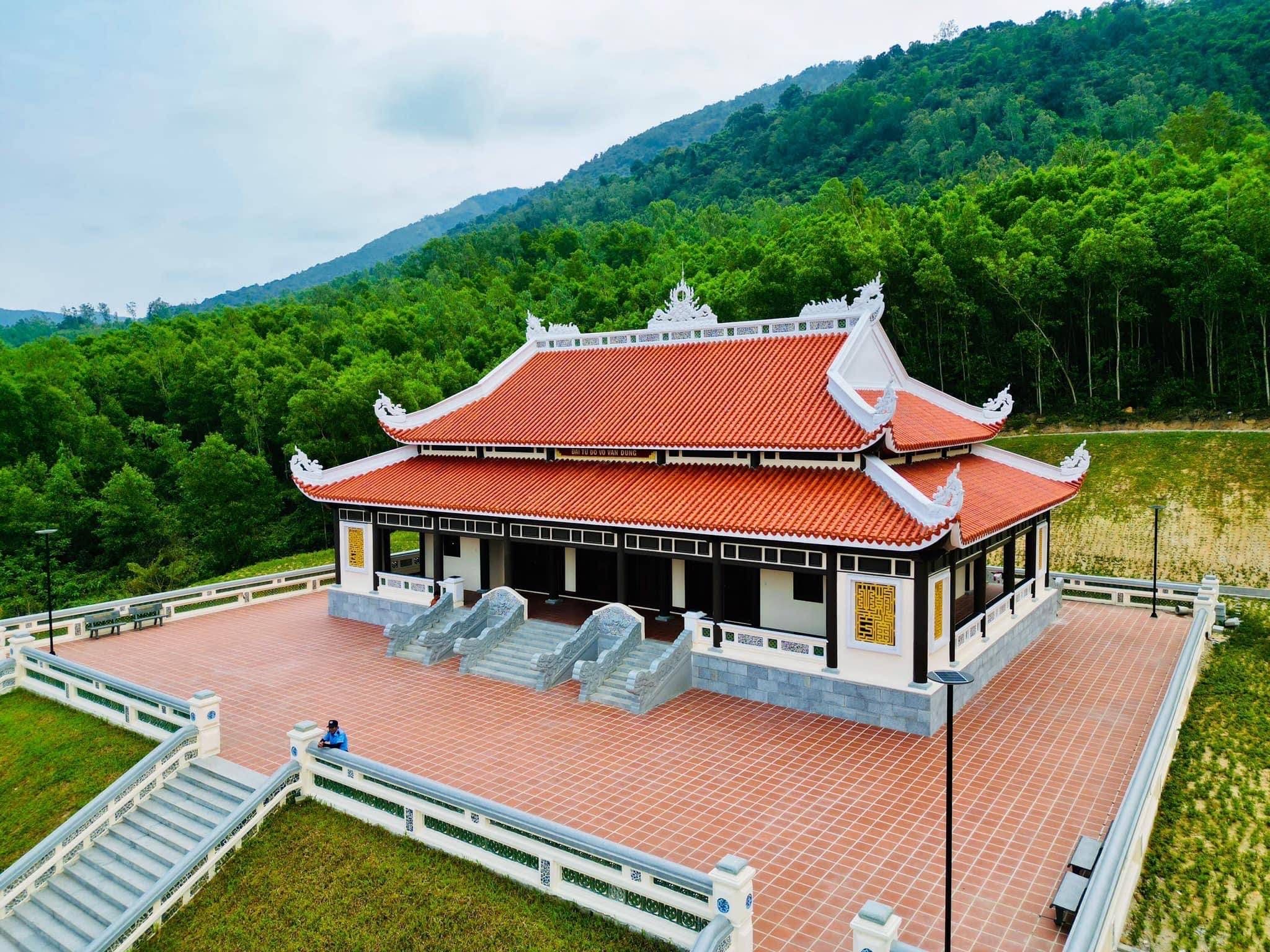 Từ Đường Võ Văn Dũng