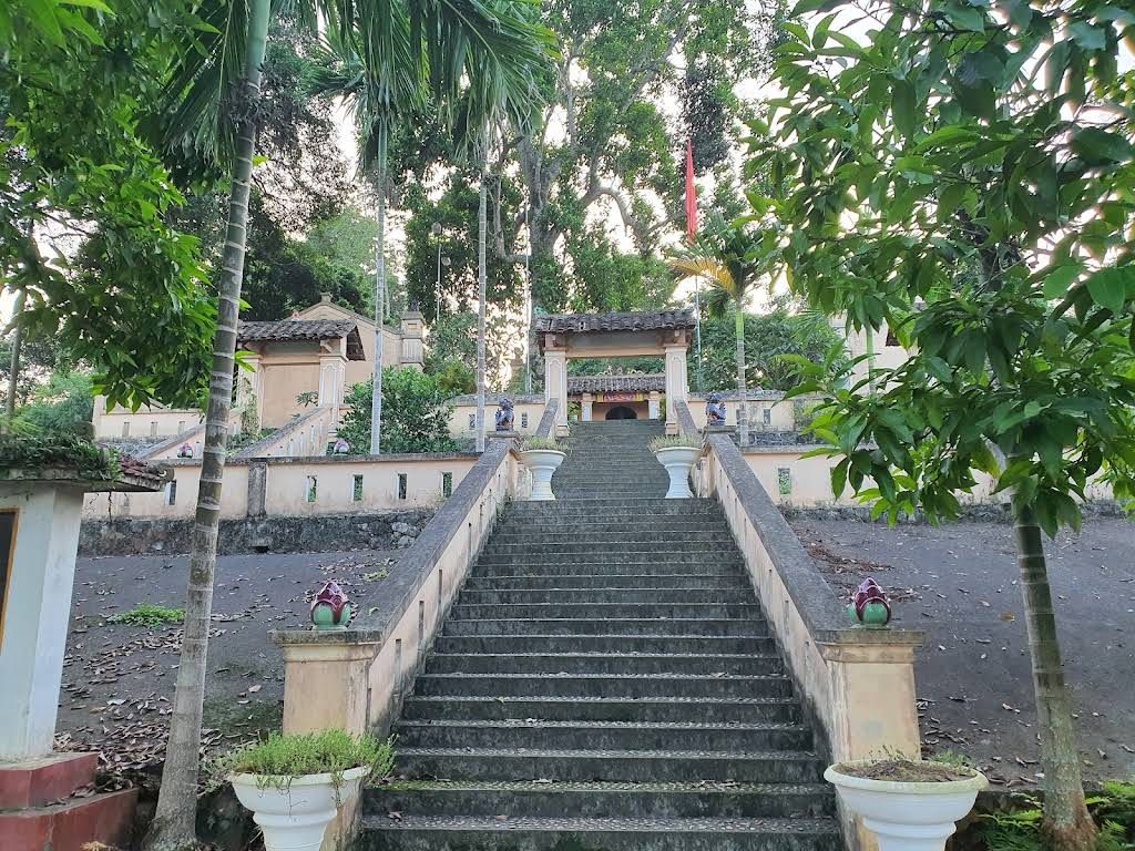 Đền Vua Lê