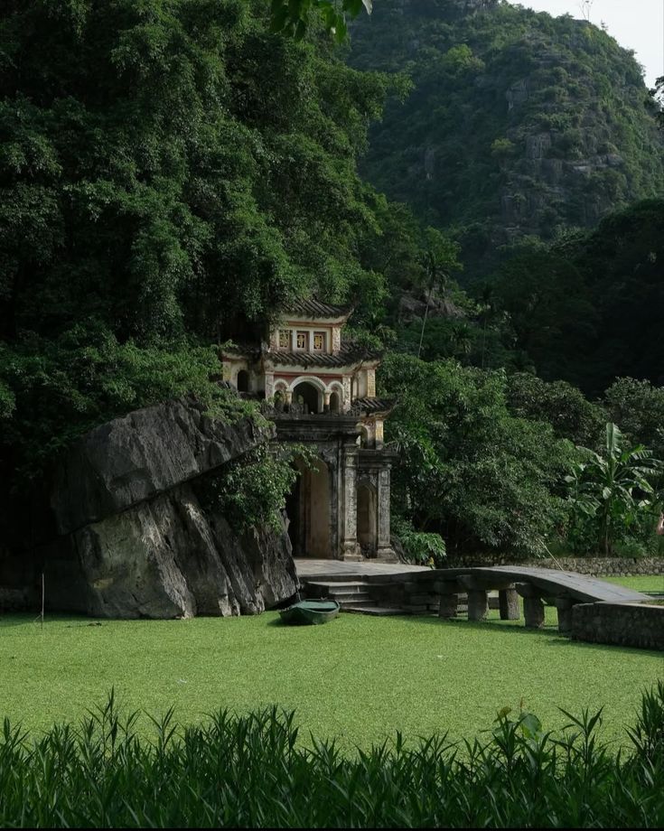 Chùa Bích Động