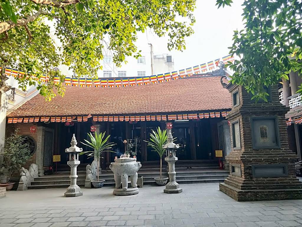 Chùa Bà Đá