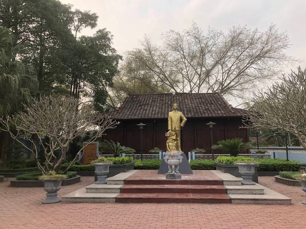 Khu Lưu Niệm Hoàng Đình Giong