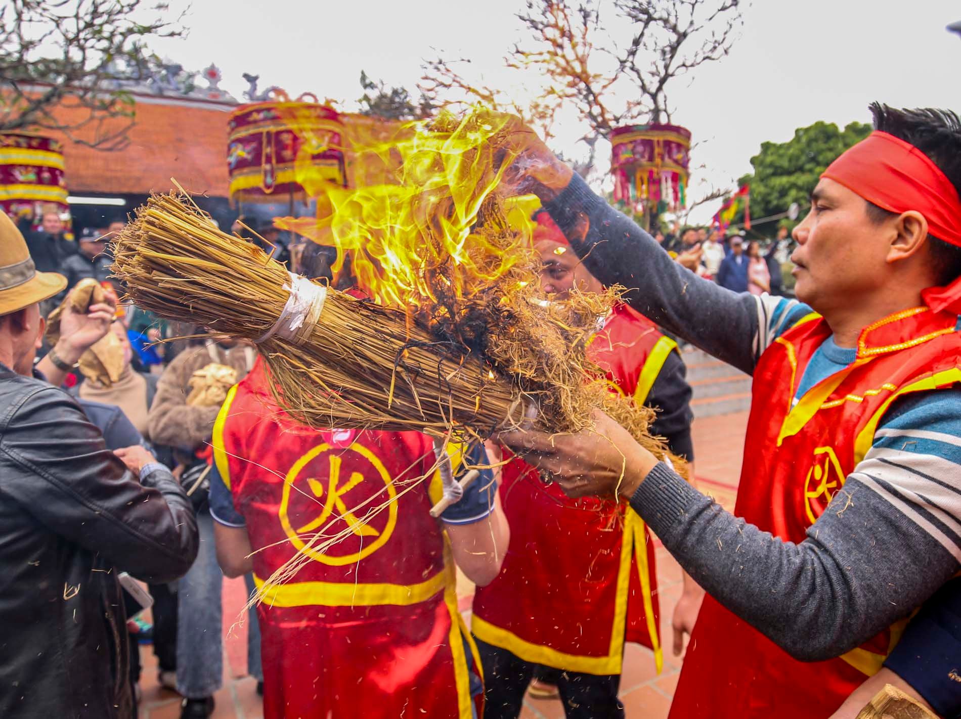 Hội đình Thị Cấm