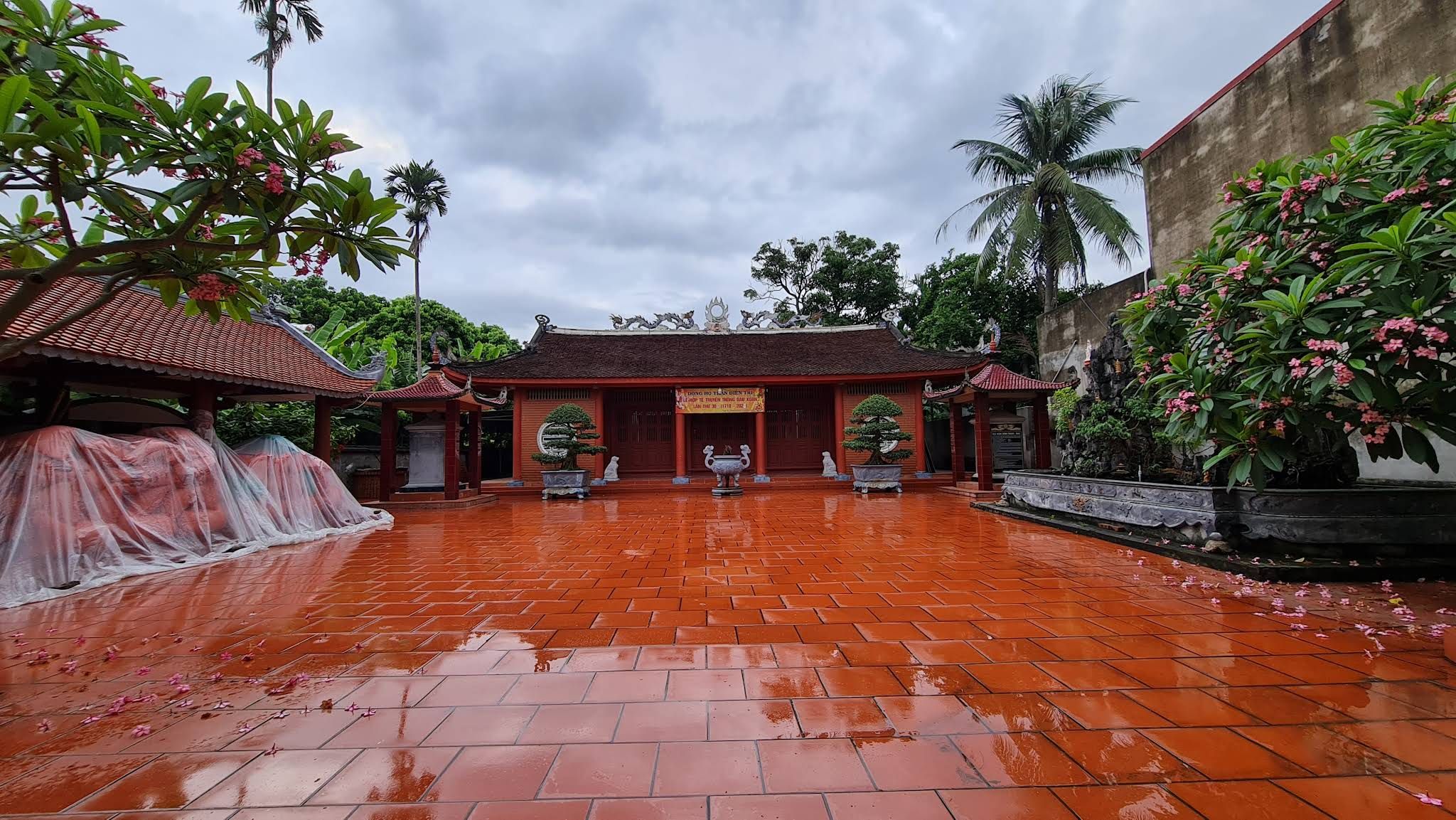 Mộ Và Nhà Thờ 3 Tiến Sĩ Trần Thọ, Trần Cảnh, Trần Tiến (họ Trần Điền Trì)
