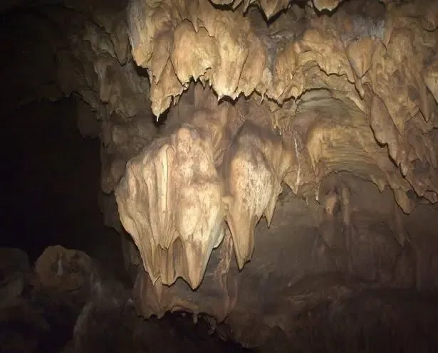 Hang Mường Tỉnh
