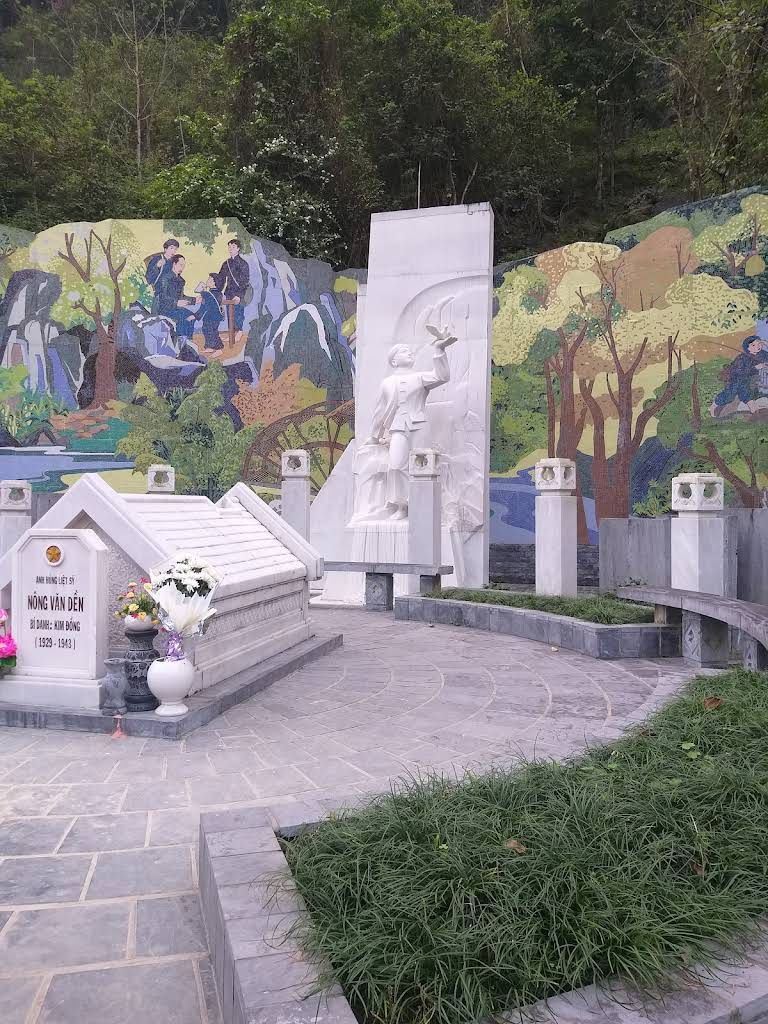 Khu Lưu Niệm Kim Đồng Và Nơi Thành Lập Đội Nhi Đồng Cứu Quốc