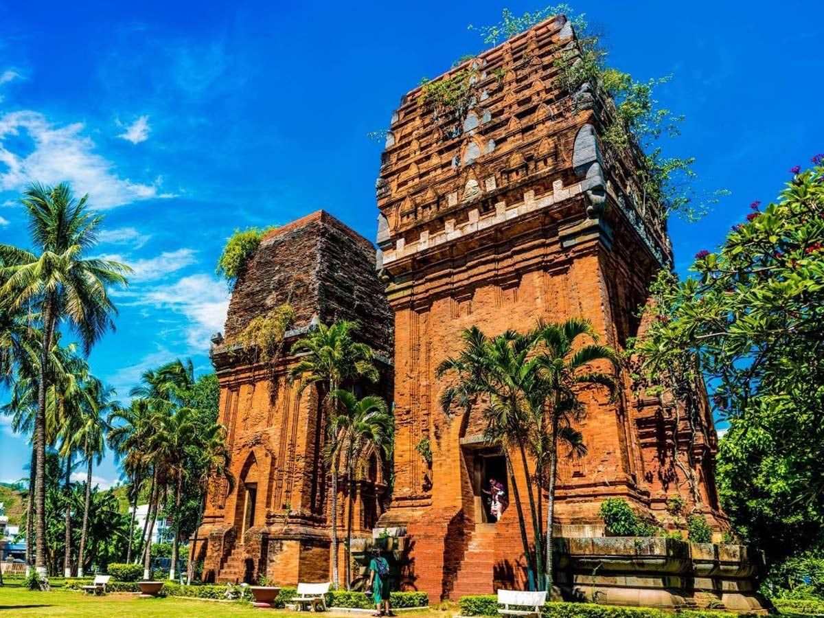 Tháp Đôi Quy Nhơn (tháp Hưng Thạnh)