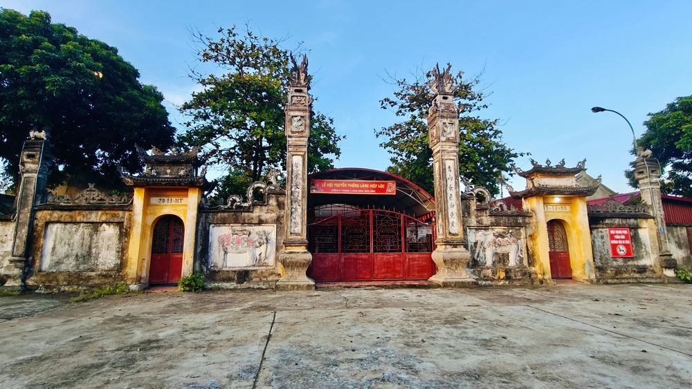 Nghi môn Đình làng Hiệp Lộc