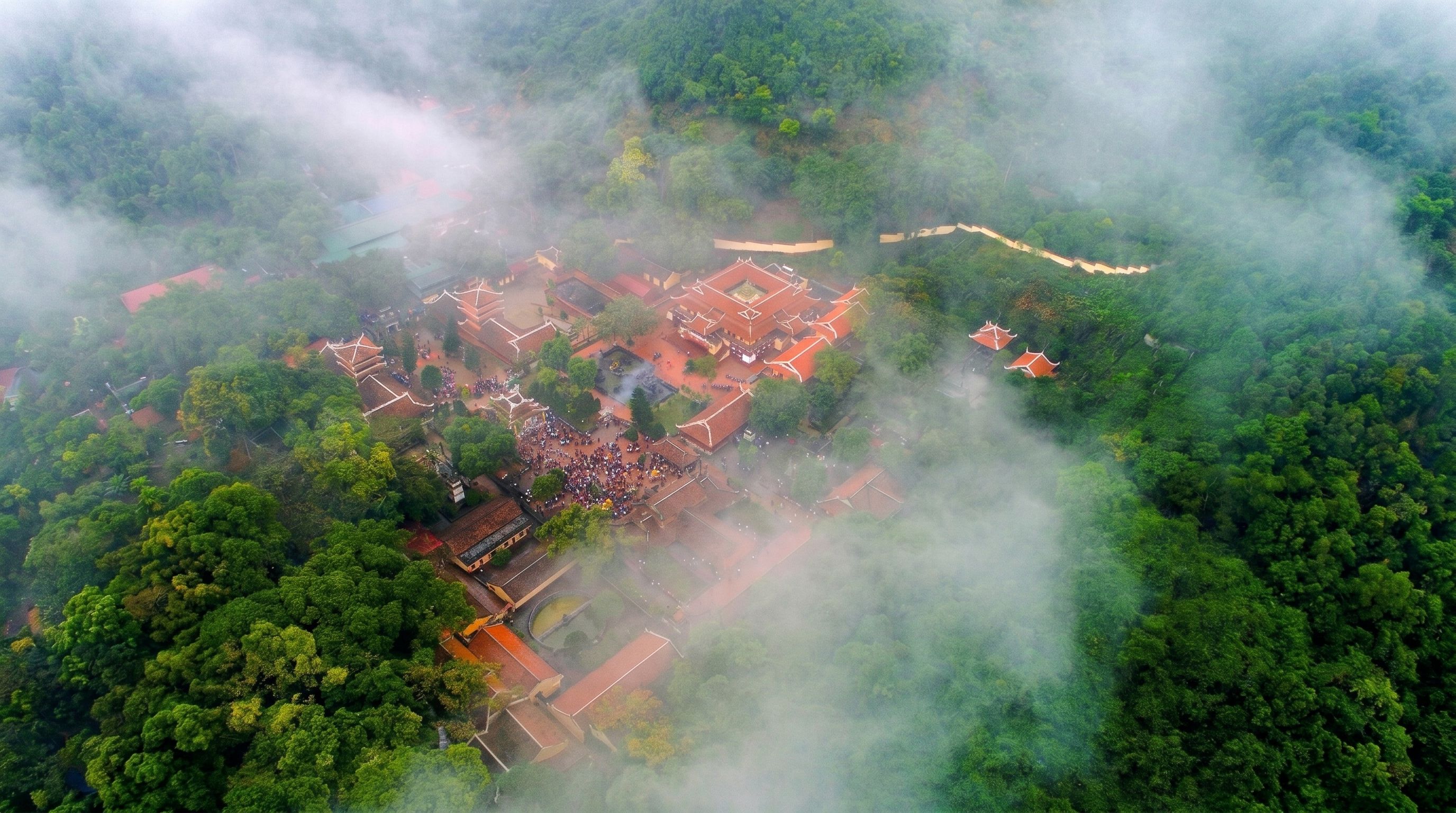 Quần Thể Di Tích Hương Sơn