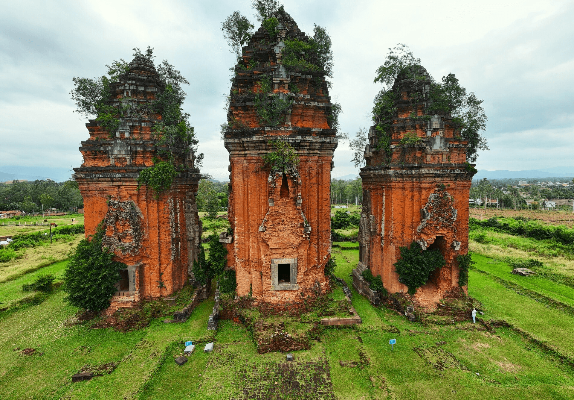 Tháp Chăm Dương Long (tháp Ngà)