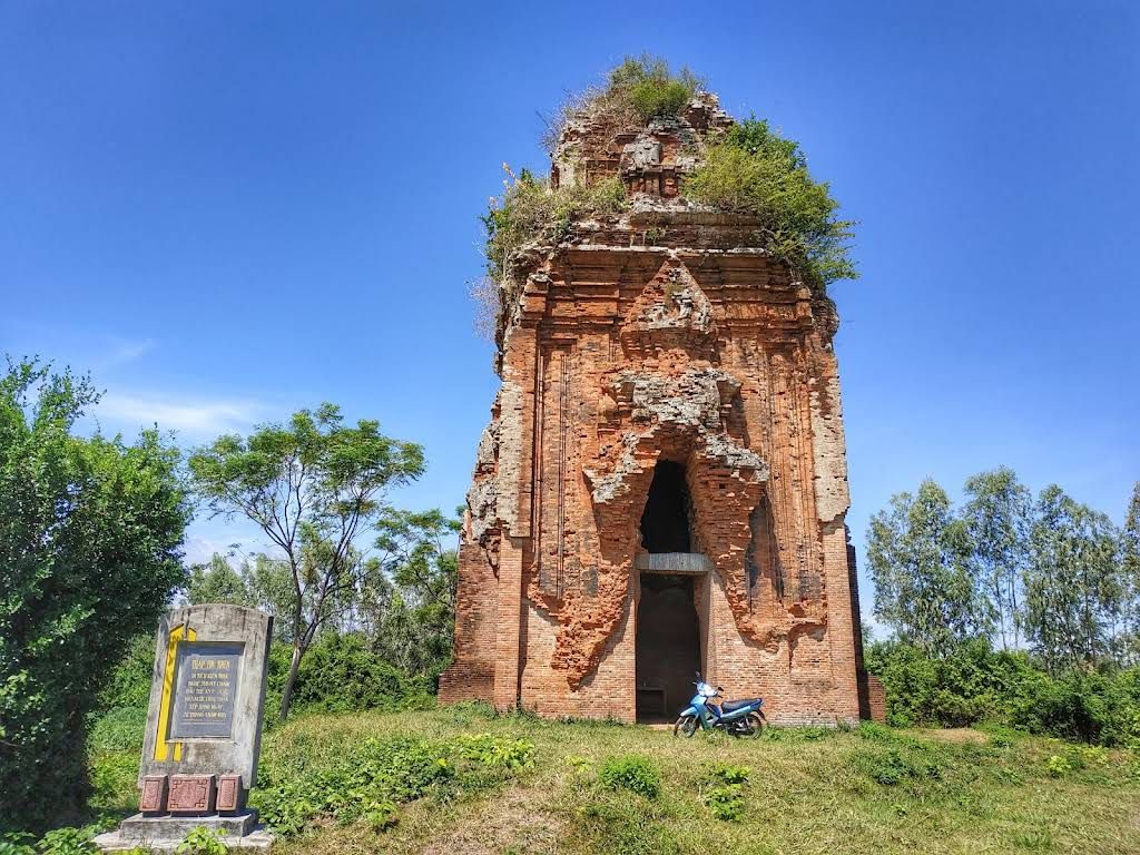 Tháp Thủ Thiện (tháp Thau)