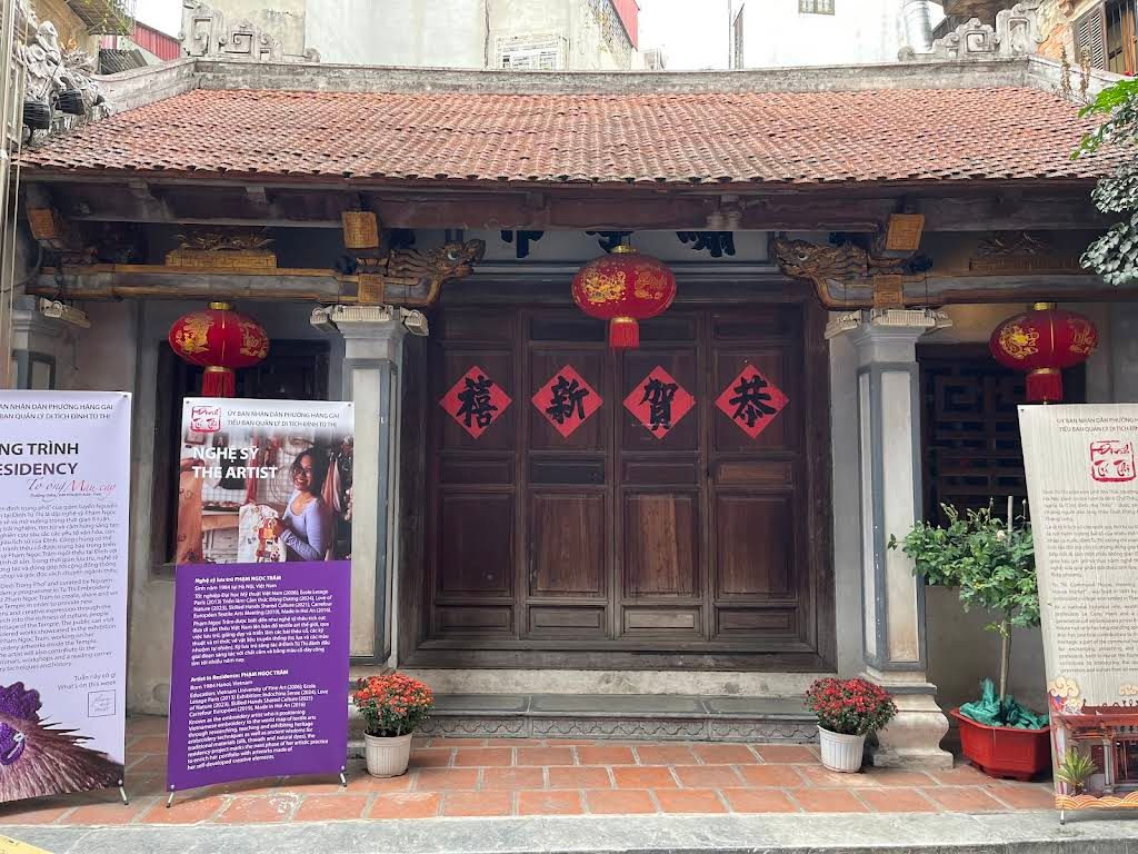 Đình Tú Thị
