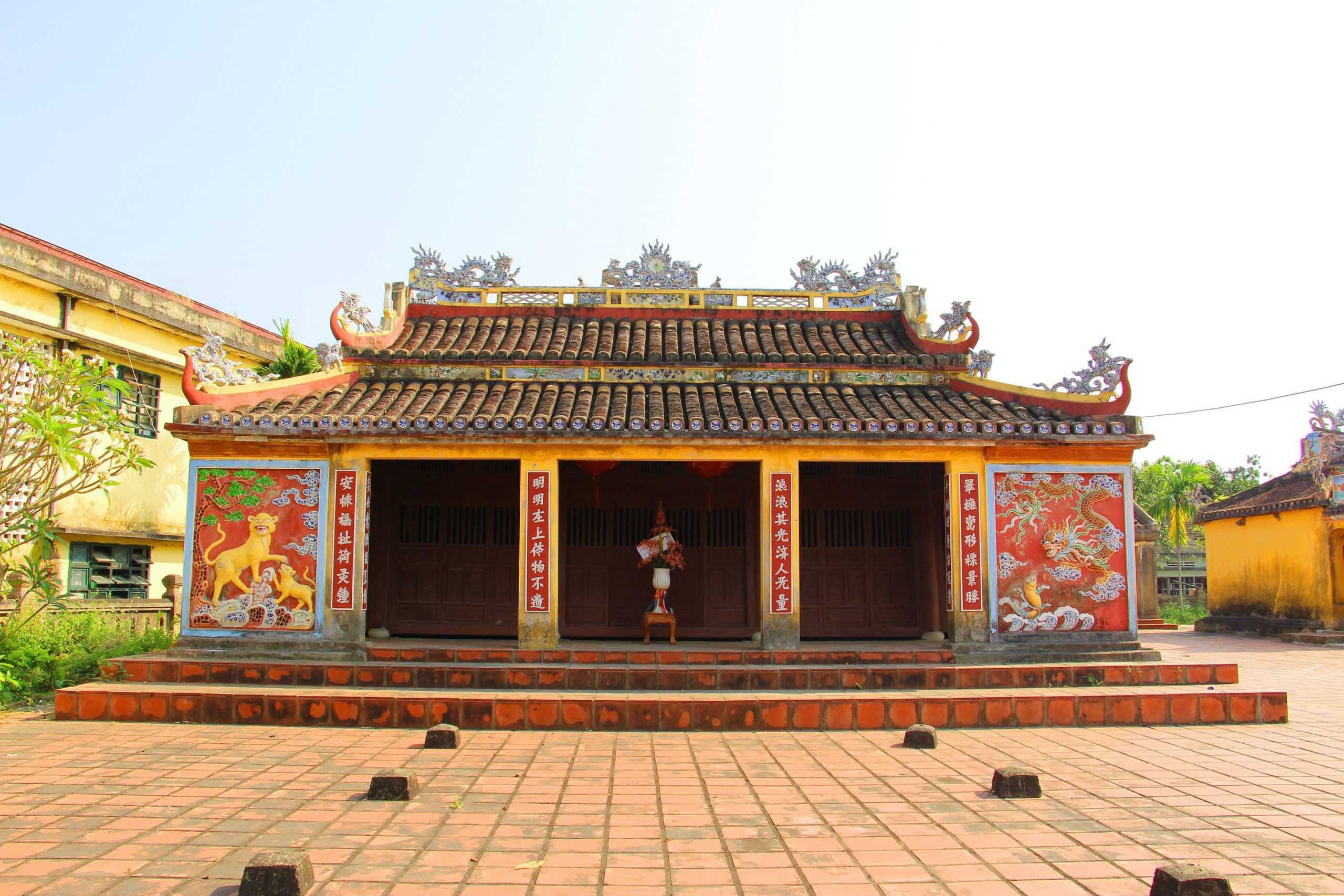 Đình làng Tuý Loan